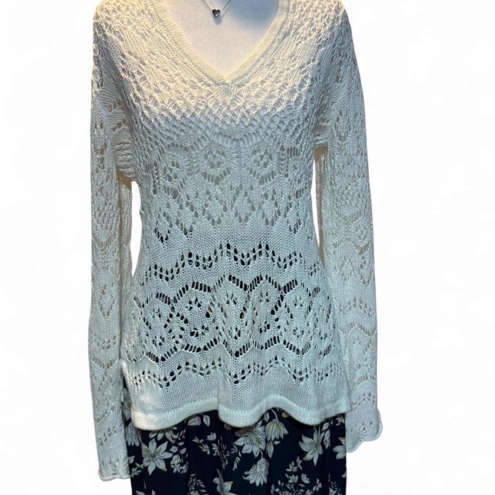 Eddie Bauer White Crochet V Neck Sweater Size Small P-P 24 L 29